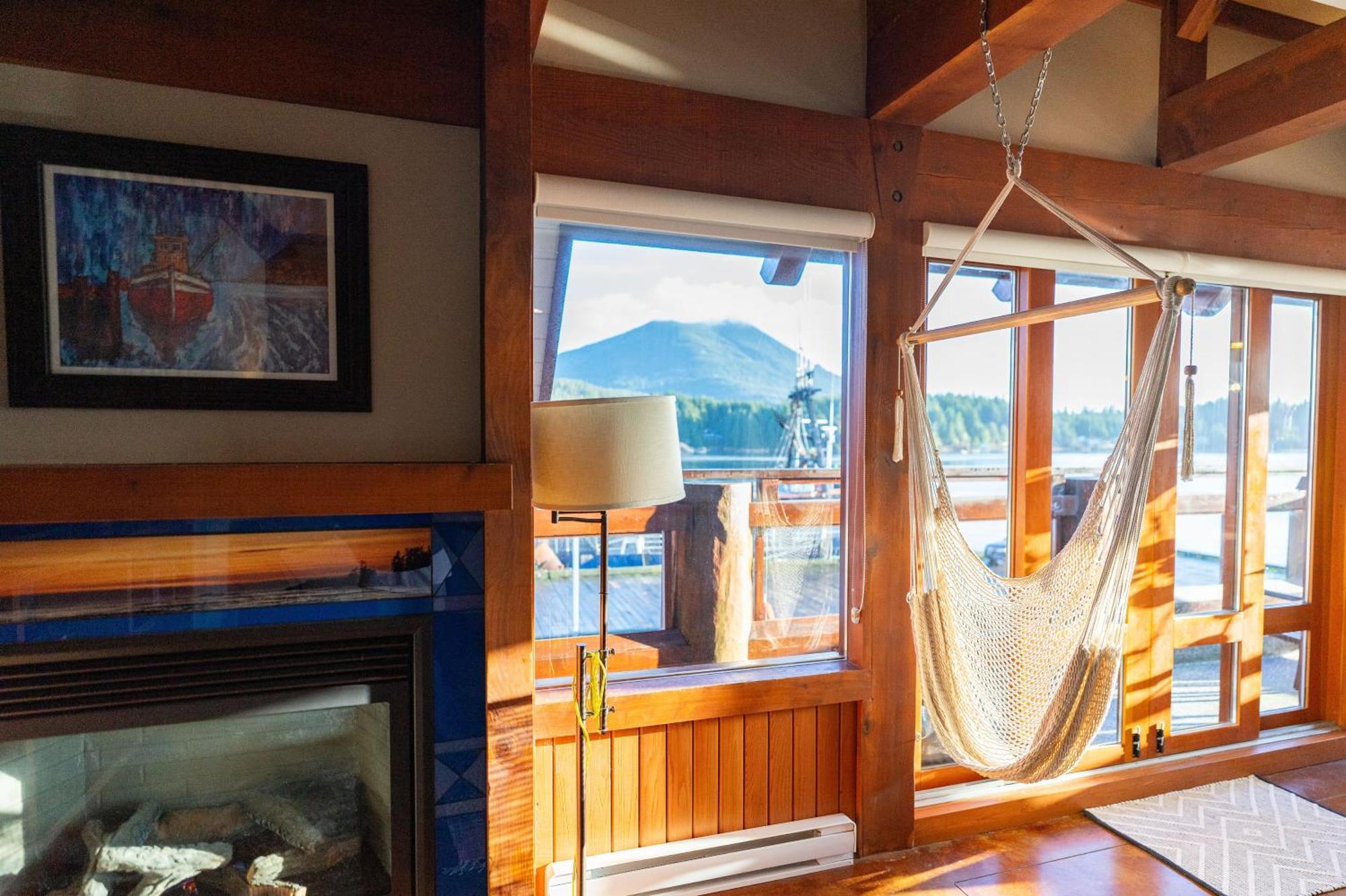 Waterfront Condo In Ucluelet Dış mekan fotoğraf