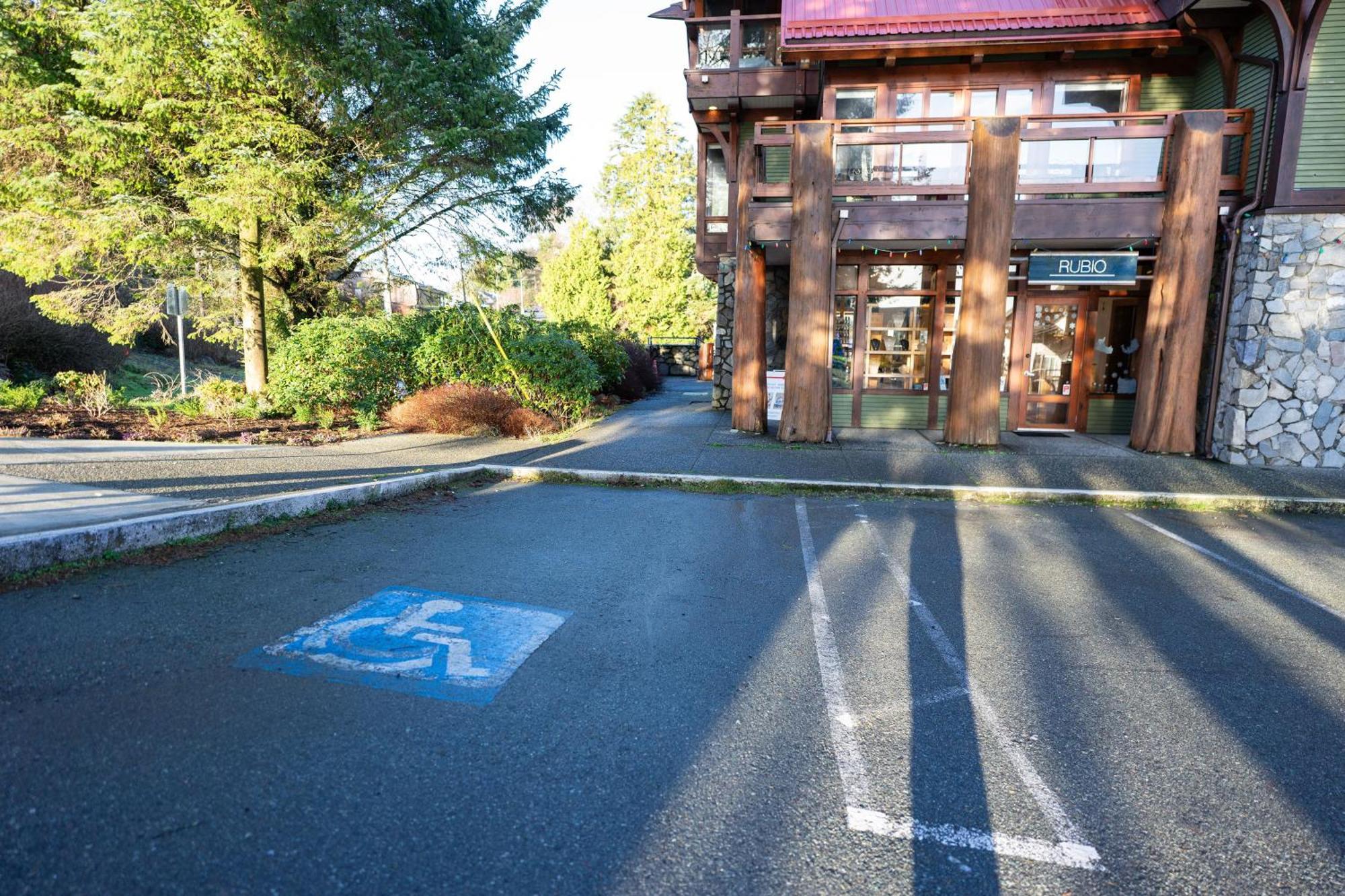 Waterfront Condo In Ucluelet Dış mekan fotoğraf