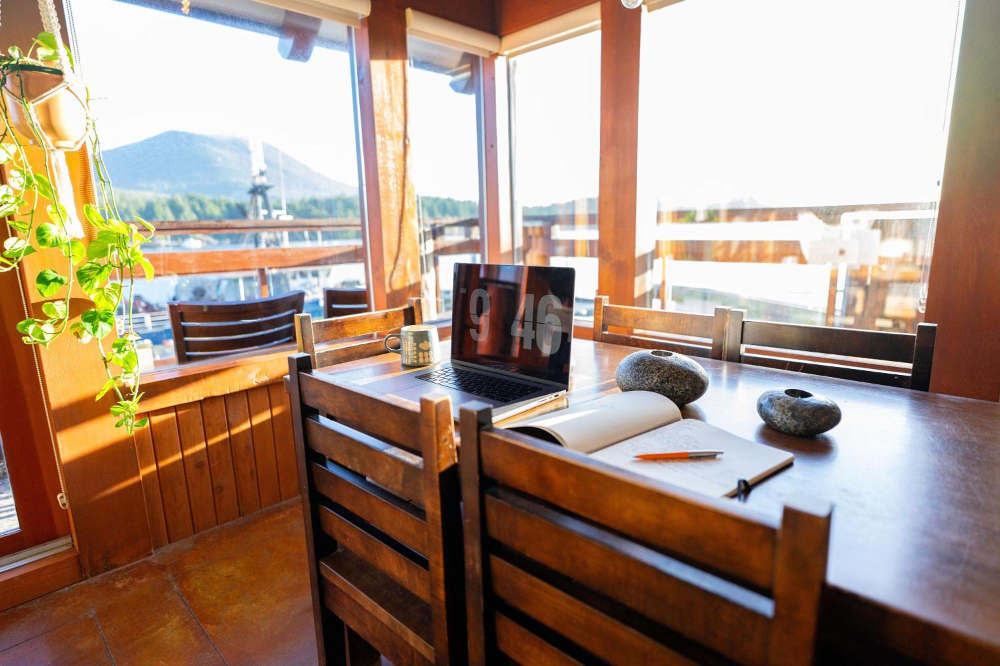 Waterfront Condo In Ucluelet Dış mekan fotoğraf