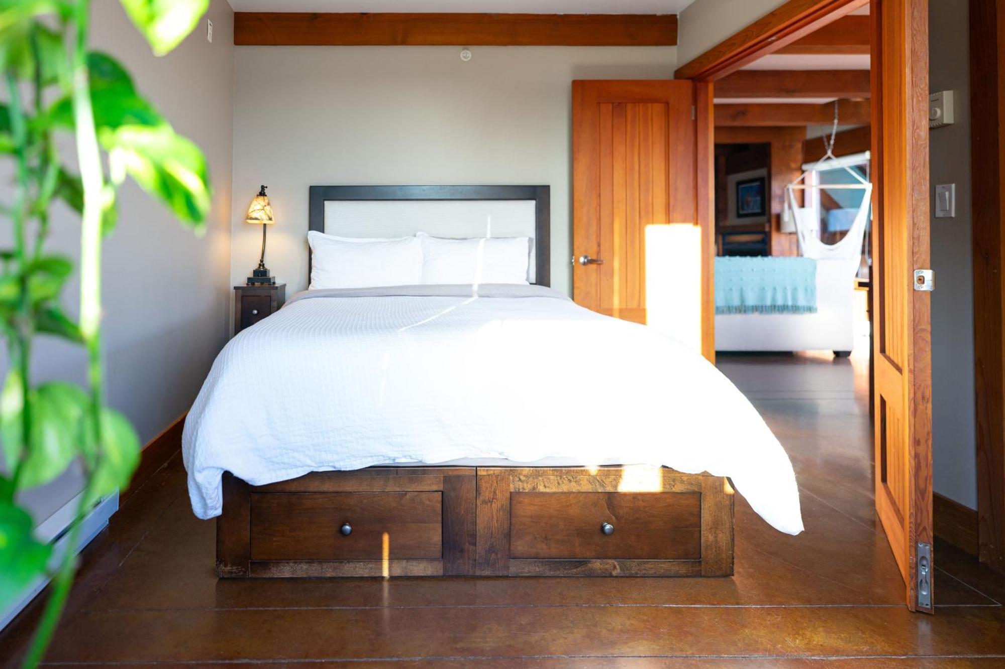 Waterfront Condo In Ucluelet Dış mekan fotoğraf